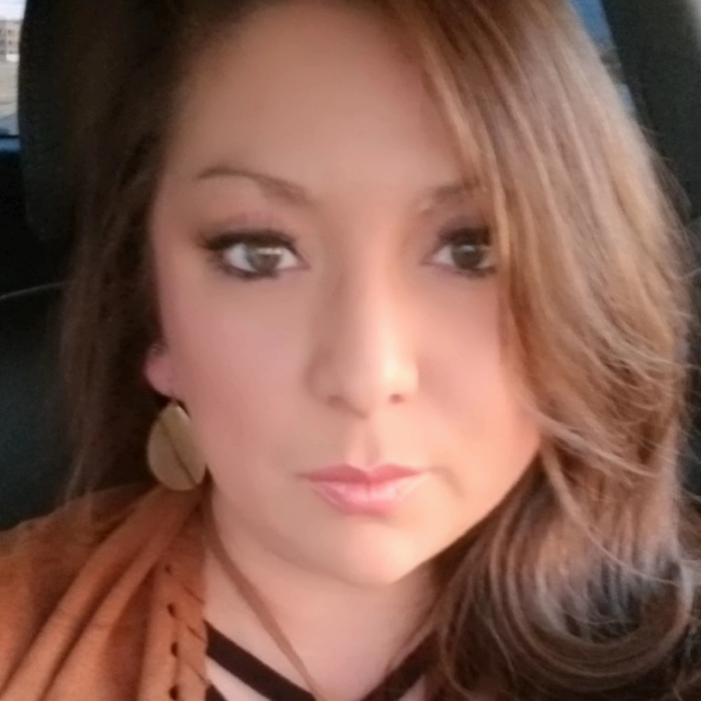 Meet your Posher, Monica